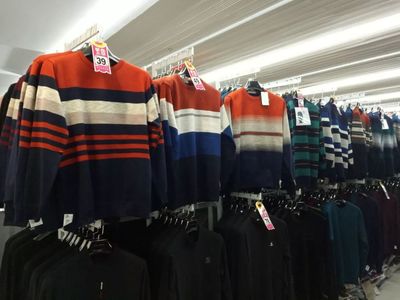 潮衣庫服裝批發城即將盛大開業,開業期間每天3000份禮品免費發放!